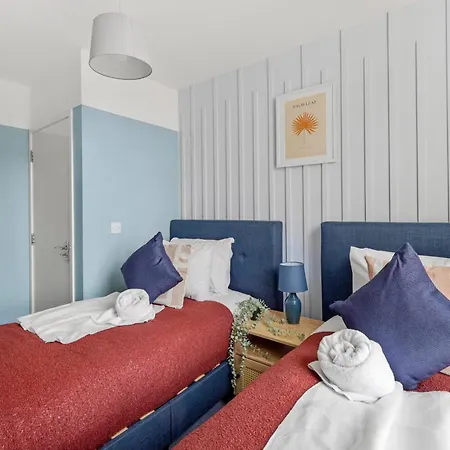 Апартаменти Stylish Sleek Abode - Sleeps 6 Бристоль