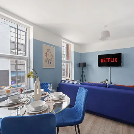Stylish Sleek Abode - Sleeps 6