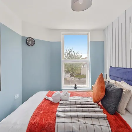 Stylish Sleek Abode - Sleeps 6 Апартаменти *