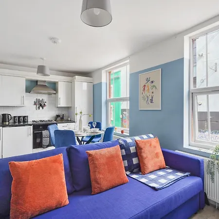 Stylish Sleek Abode - Sleeps 6 Apartman Bristol